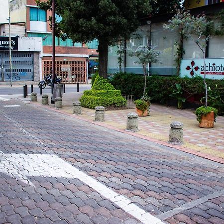 Hostal Loro Verde Quito Luaran gambar