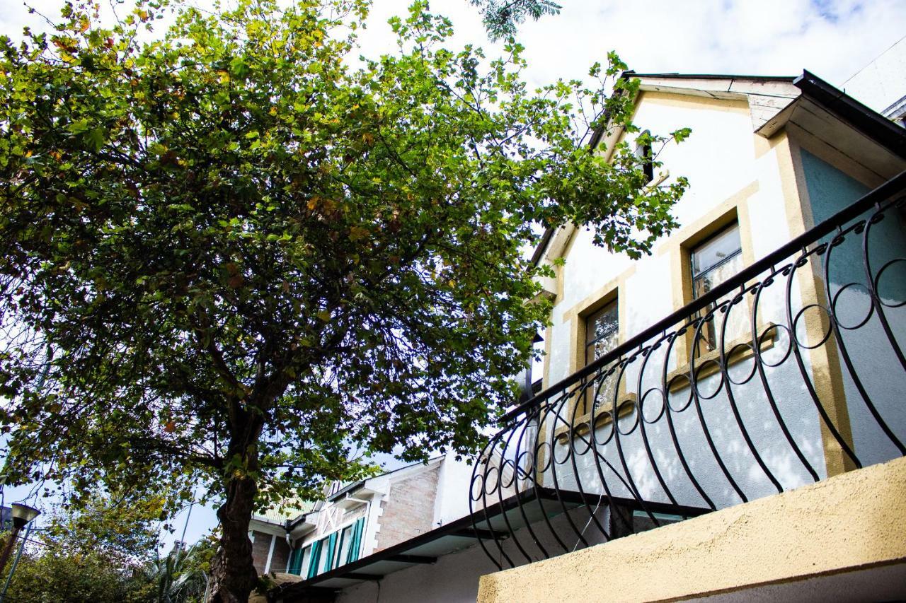 Hostal Loro Verde Quito Luaran gambar