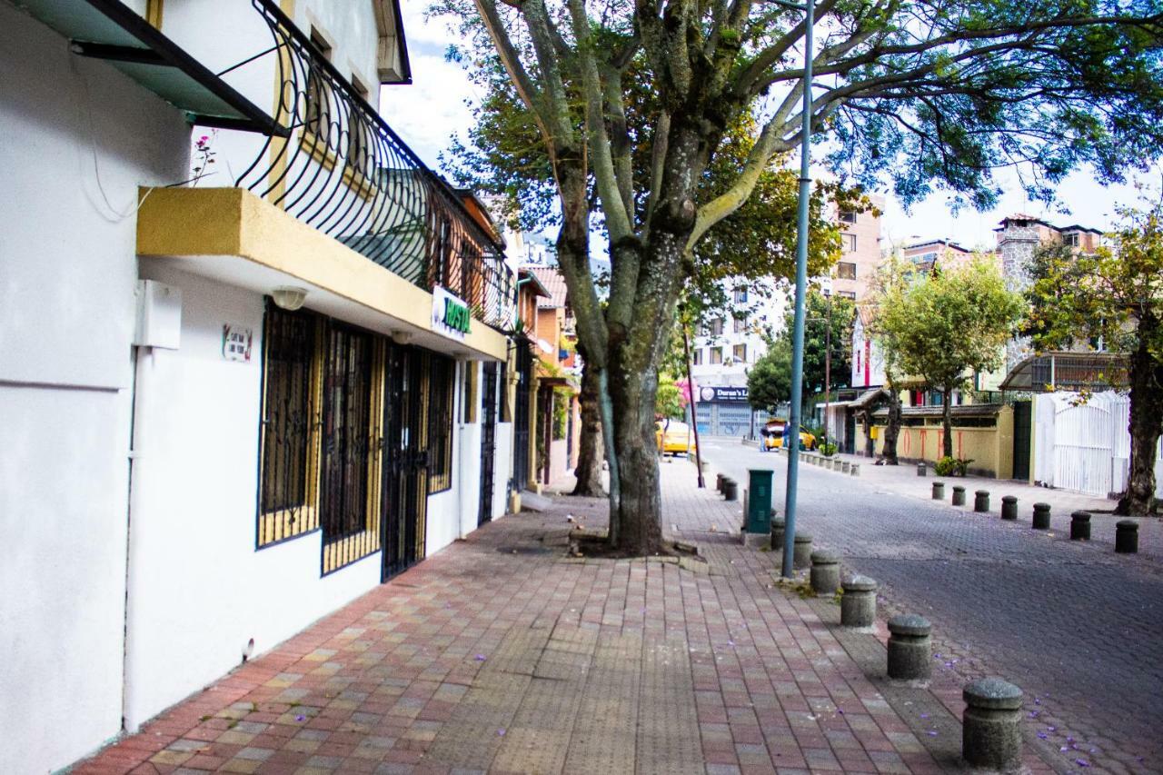 Hostal Loro Verde Quito Luaran gambar