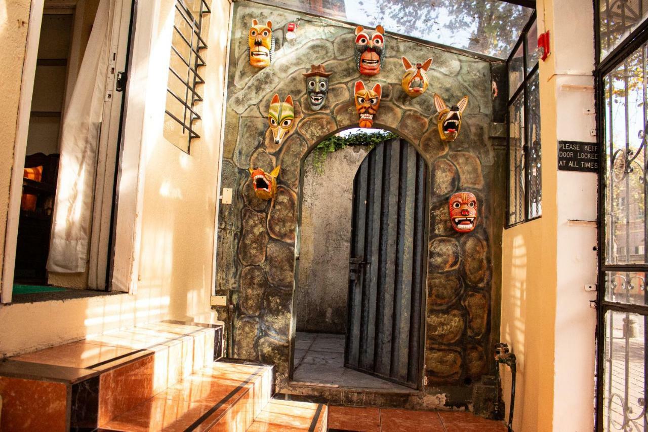 Hostal Loro Verde Quito Luaran gambar