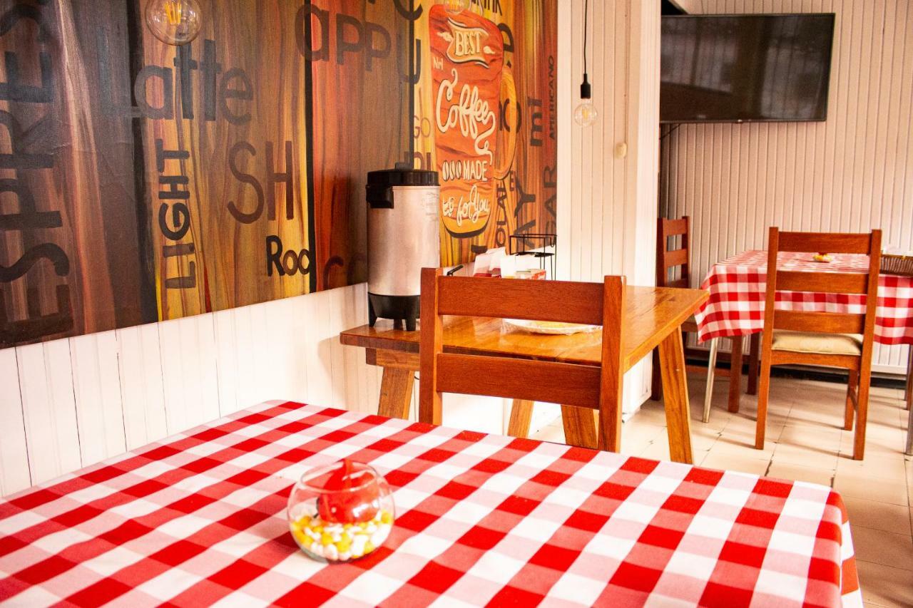 Hostal Loro Verde Quito Luaran gambar