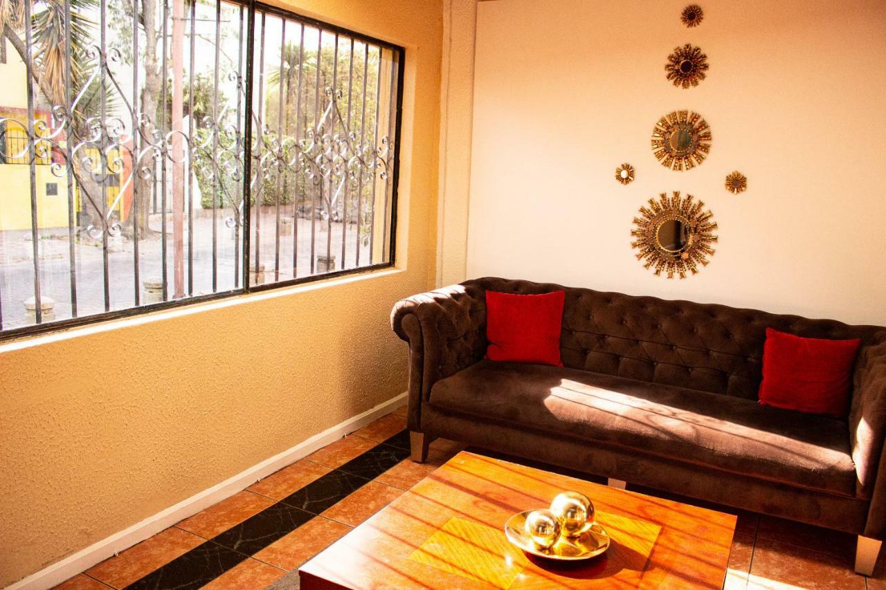 Hostal Loro Verde Quito Luaran gambar