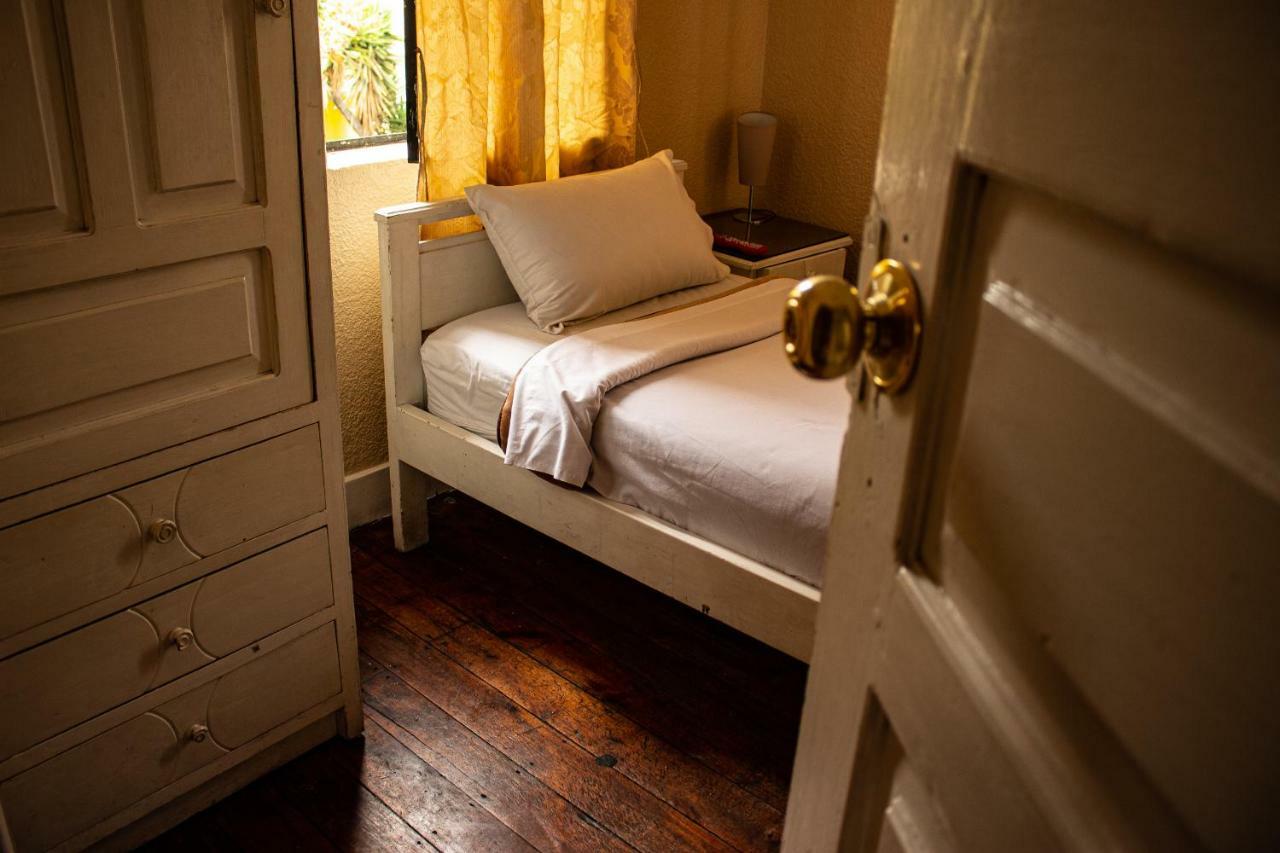 Hostal Loro Verde Quito Luaran gambar